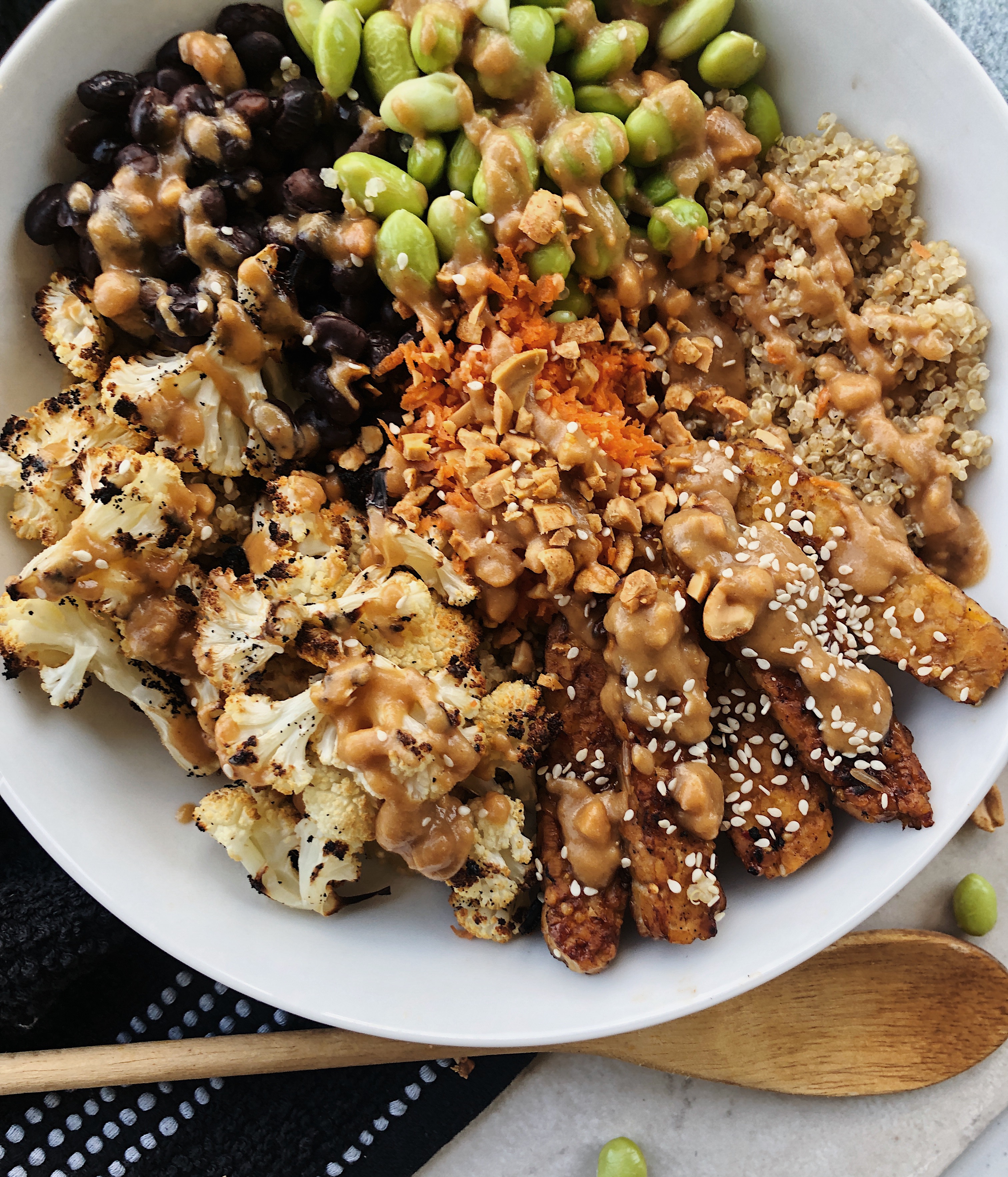 thai peanut quinoa bowl