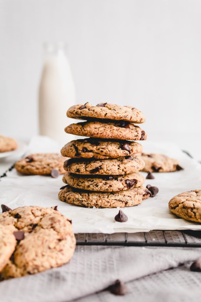 Vegan Espresso Chocolate Chip Cookies – Plantiful Emma